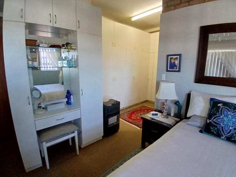 5 Bedroom Property for Sale in Stilbaai Wes Western Cape